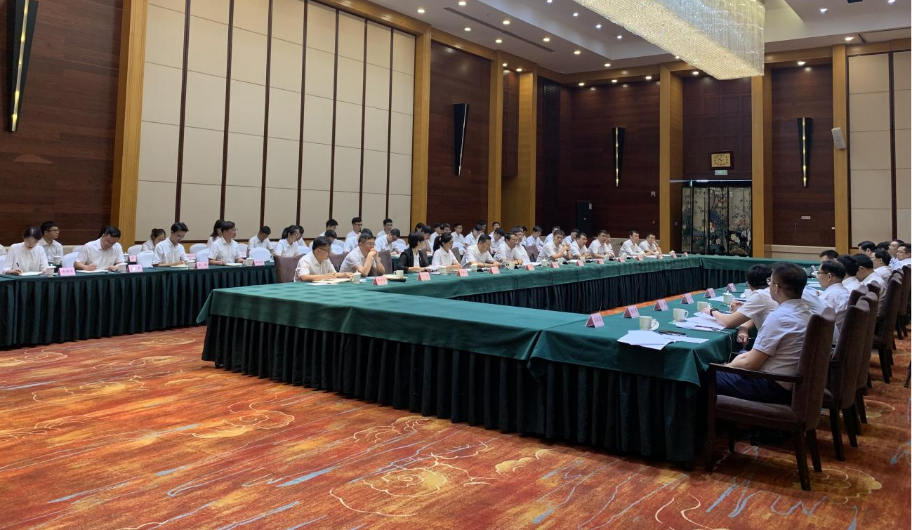 20230720-邱勇一行访问辽宁双方签署战略合作框架协议-职业发展中心-邱勇出席开云网在辽选调生及校友代表座谈会.png