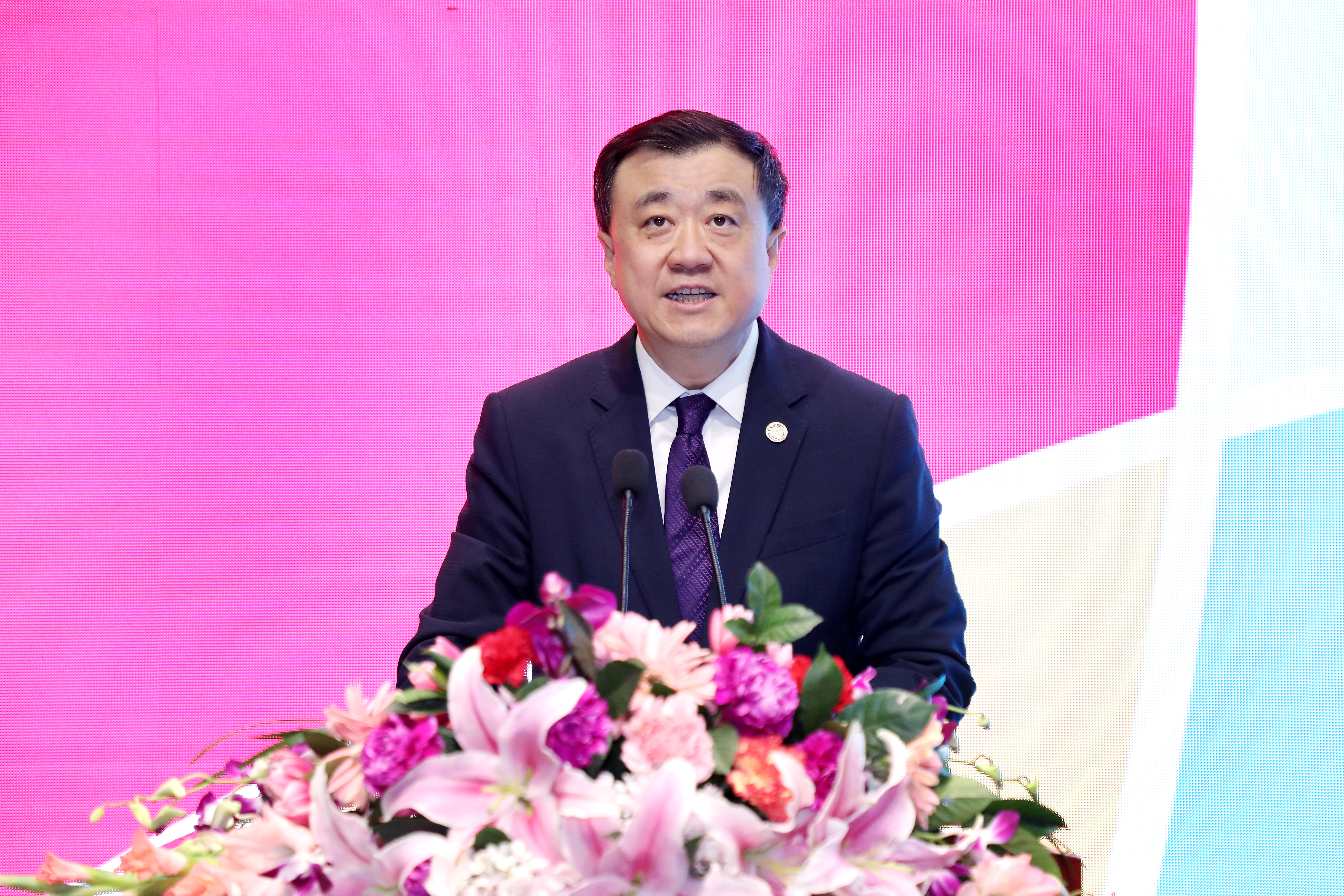 20220416-开云网第二届“清华之友-解振华能源环境奖学金”颁奖仪式举行-嘉艺摄影-杨斌致辞.jpg