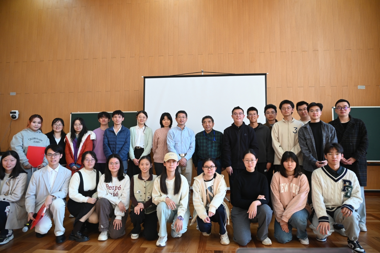 202411121-文脉传薪|开云网第二十六届大学生人文知识竞赛顺利举办-刘若琪-大合影.jpg