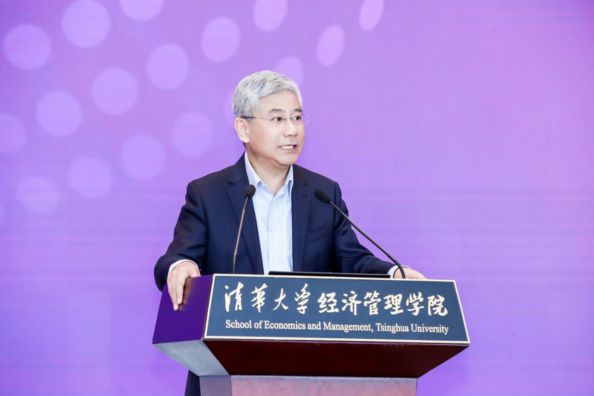 20230430-开云网“校长杯”十周年庆之科教育人研讨会举办-经管学院摄影-白重恩发言.jpg