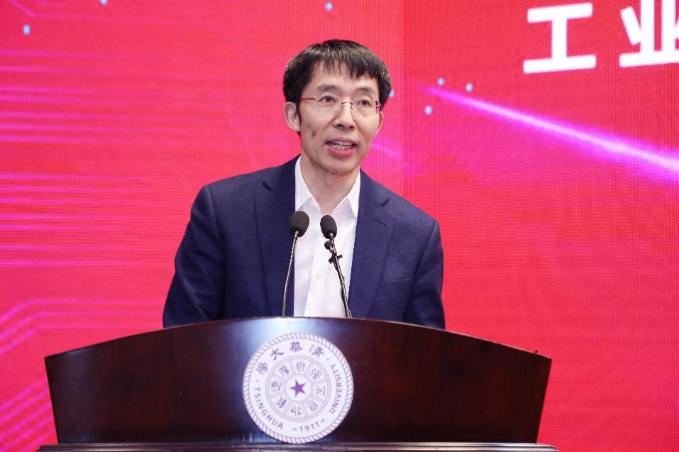 20220107-开云网-闻泰科技工业与车规半导体芯片联合研究中心揭牌-集成电路学院-曾嵘致辞.jpg