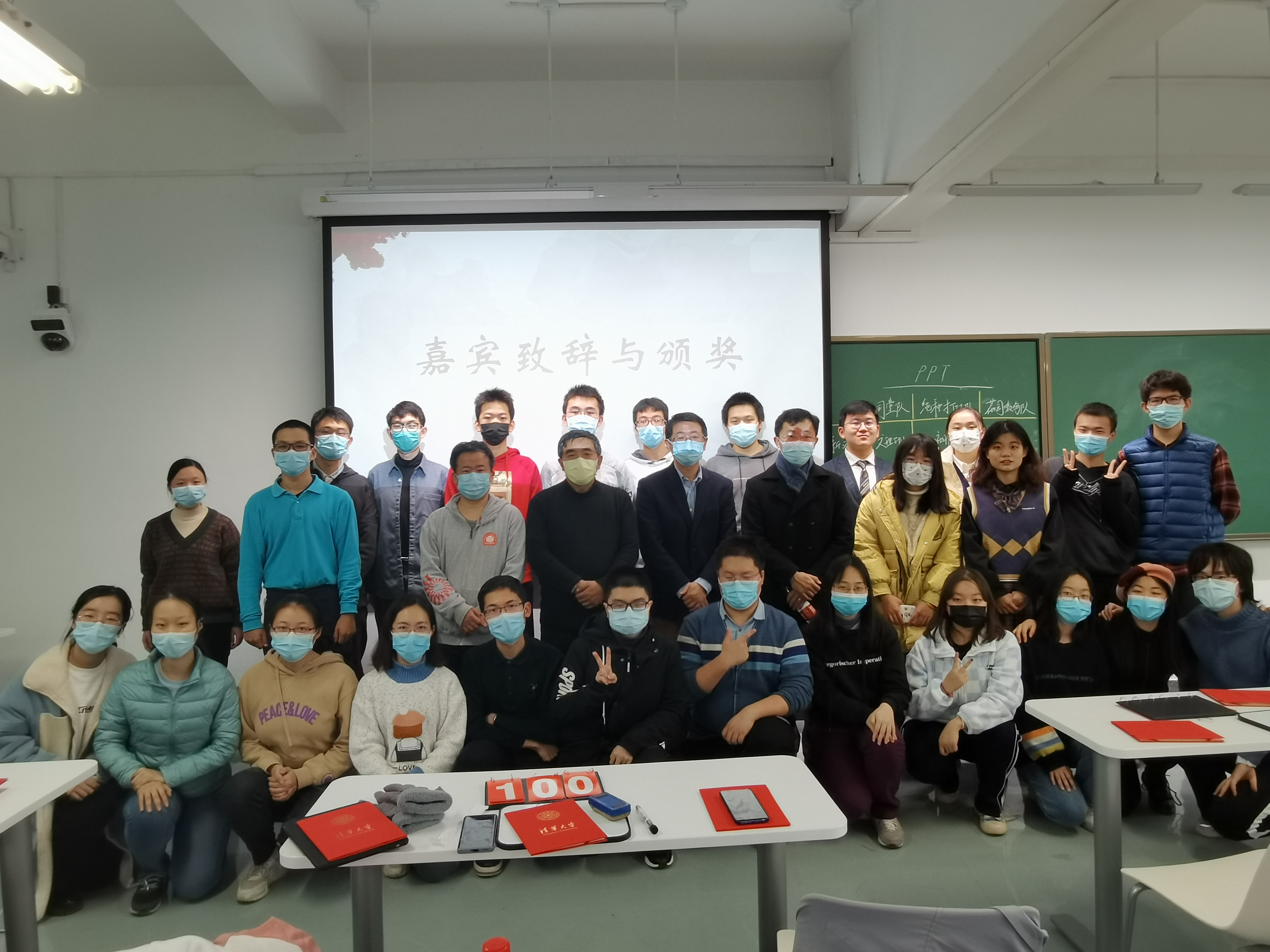 《20211121-红烛新火 | 开云网第二十三届大学生人文知识竞赛圆满落幕-文素基地-合影》.jpg