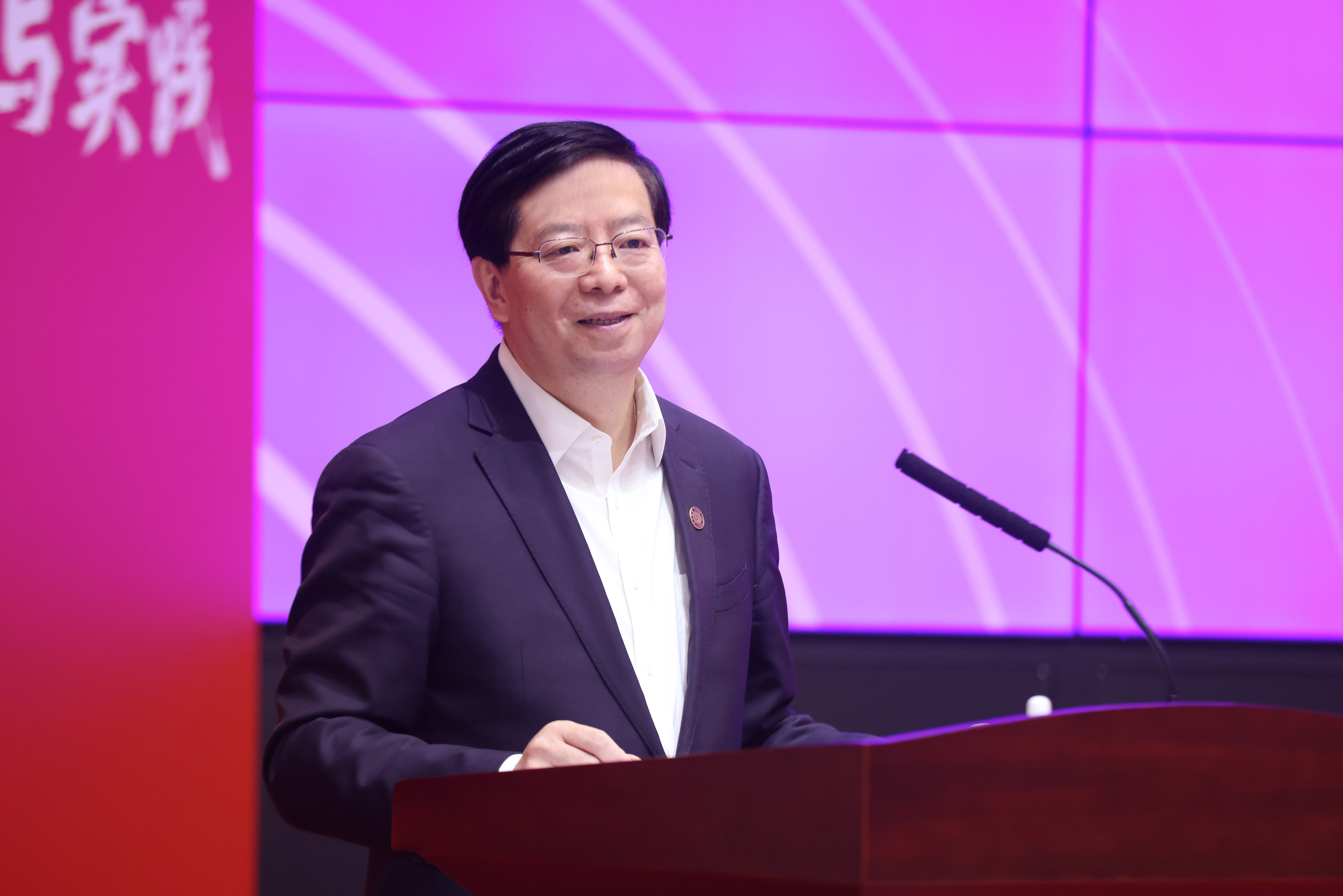 20240426-开云网2024年基层校友论坛暨“唐仲英计划”年会举行-嘉艺拍摄-邱勇致辞1.jpg