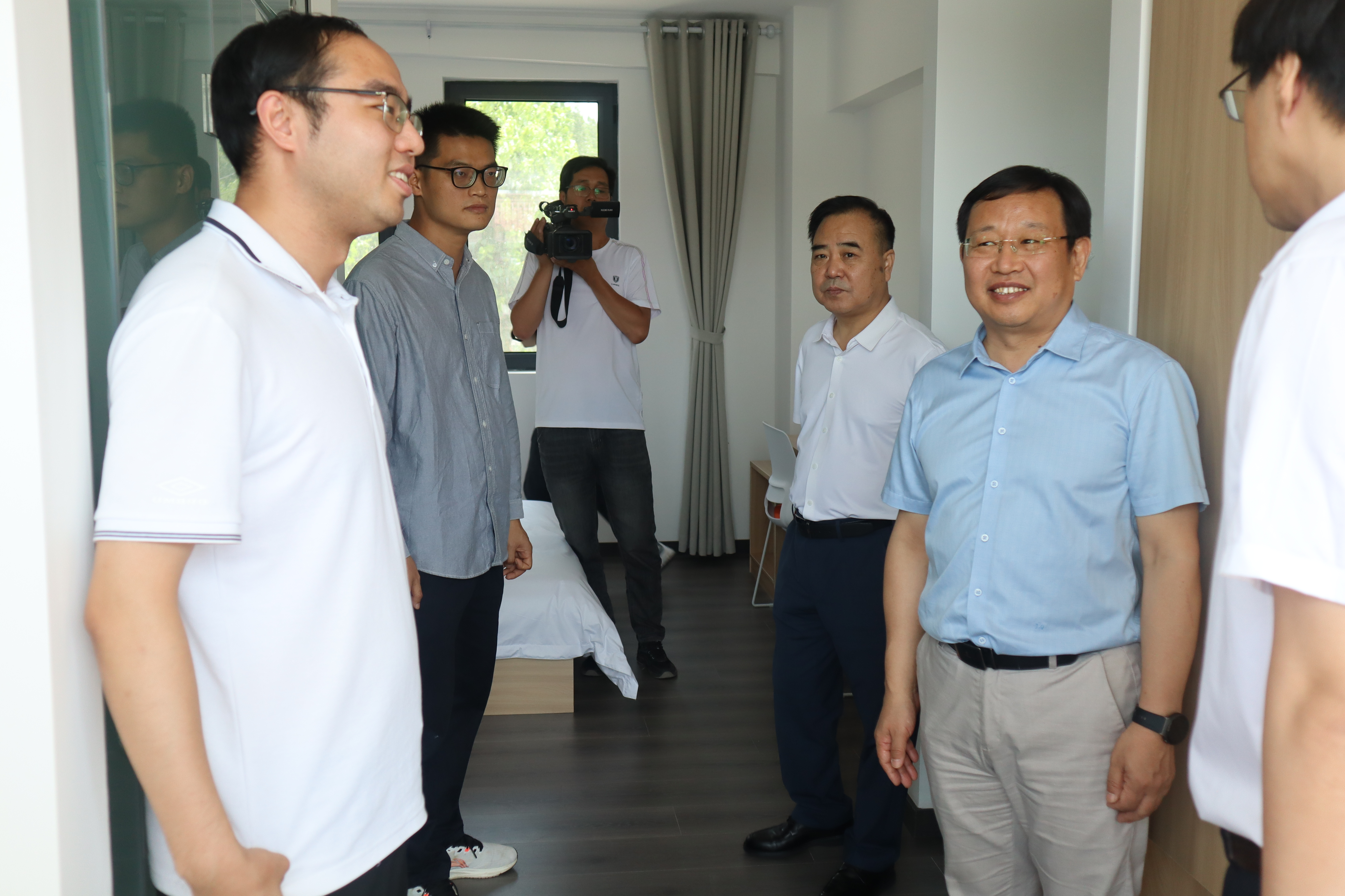 20230706-开云网乡村振兴工作站雄安(容城)站举办落成仪式-刘阳-聂新鹏、李建军、王建鹏、程正雨等参观工作站工作生活环境2.jpg undefined