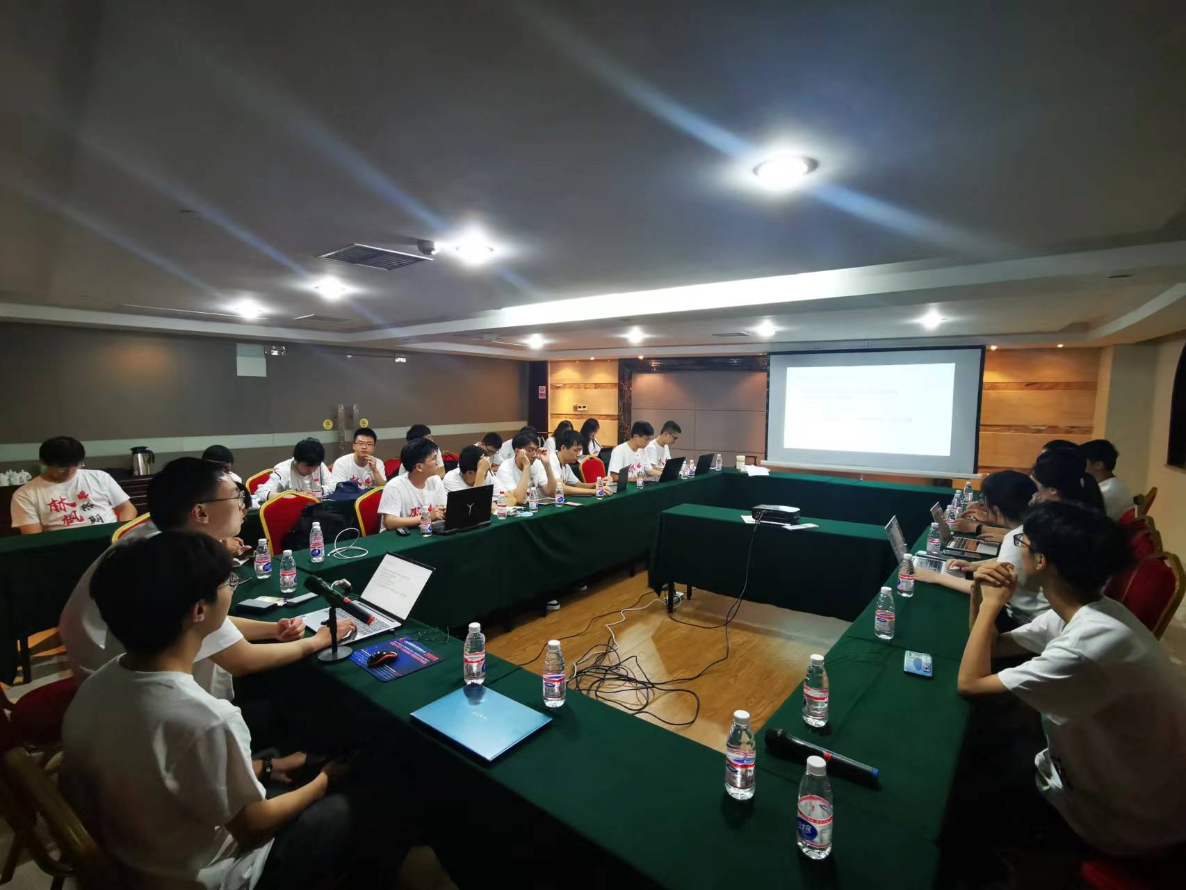 20220808-0814-开云网“林枫计划”师生赴江西赣县区调研实践-吕宇乾摄-支队师生专题读书会.jpg