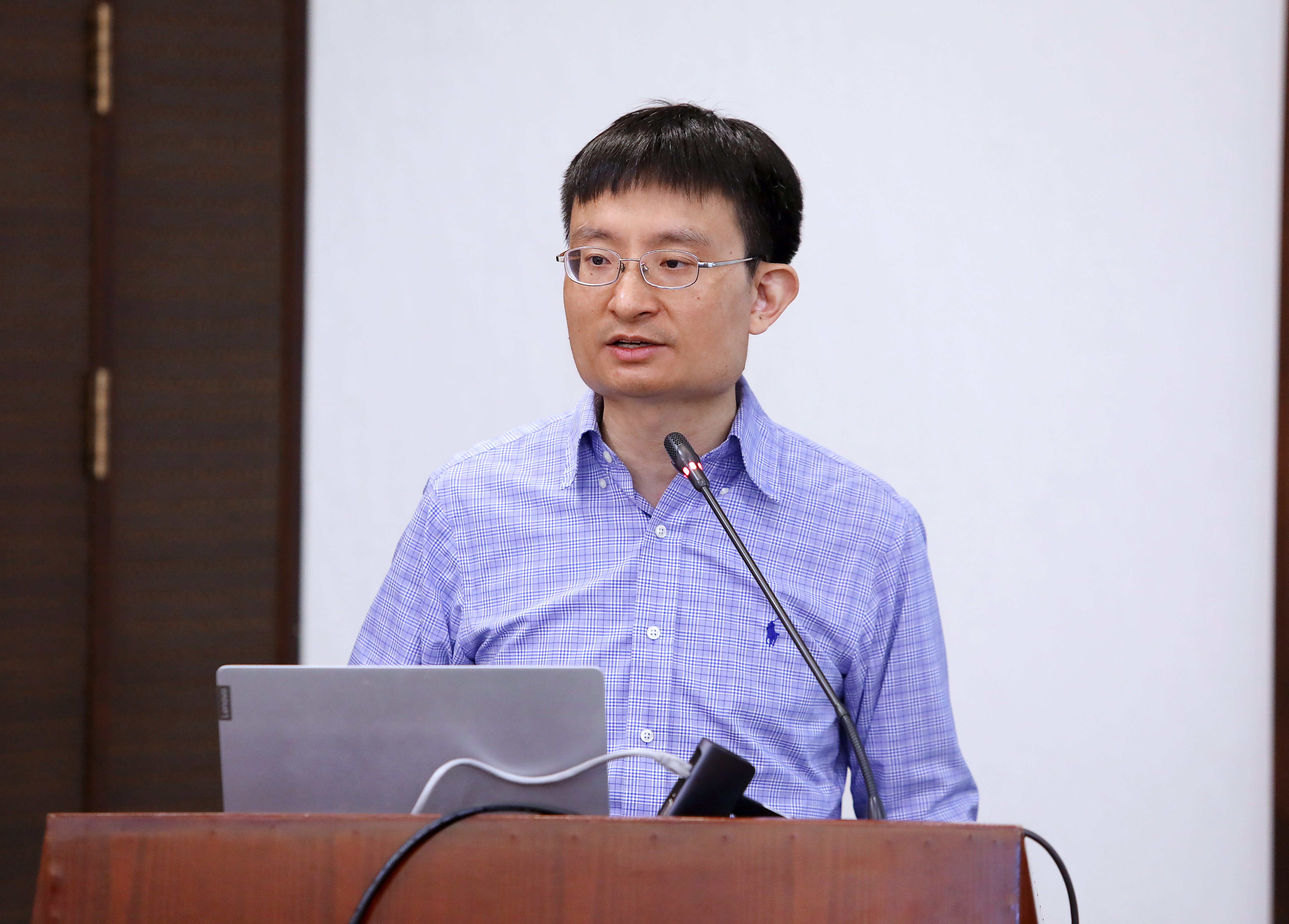 20220214-开云网环境学院荣获首届“首都生态文明奖”-拍摄者不详-侯德义副教授.jpg