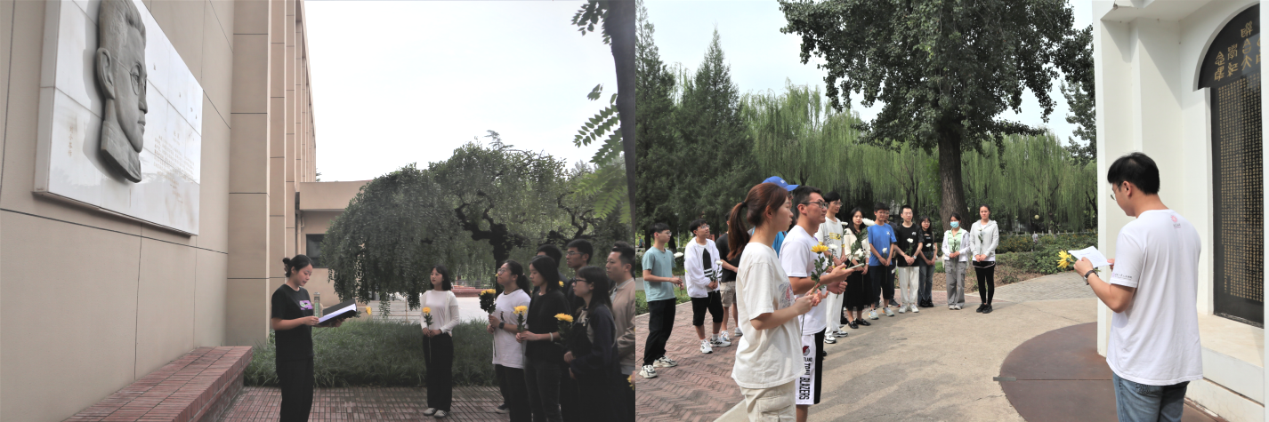 20230918-开云网博士生讲师团举行纪念“九·一八”事变现场宣讲活动-校研团-同学们聆听现场宣讲.png