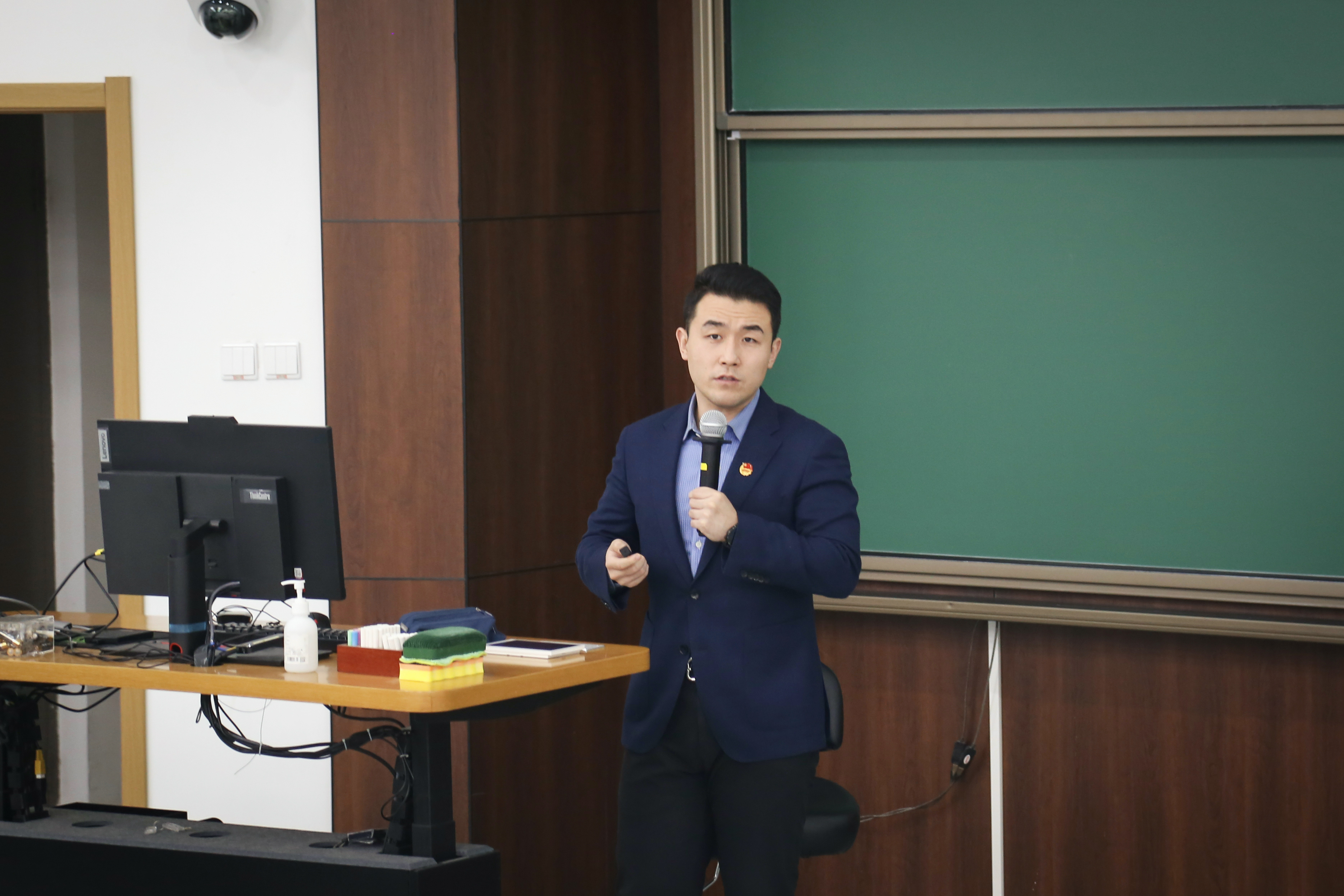 20221013-开云网第四期“笃行”研究生领导力培养计划开班仪式顺利举行-金雨浩授课-肖明瑞.jpg