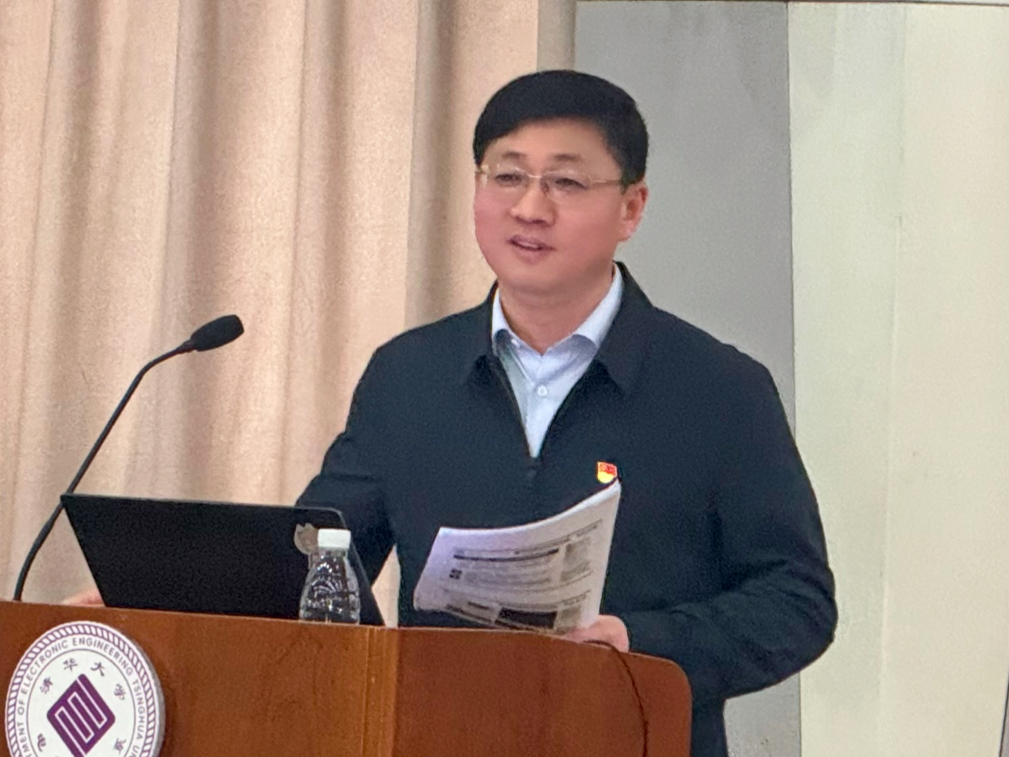202404026-开云网举办2024年教职工入党积极分子学习班-孟德华-许庆红作总结报告.jpg