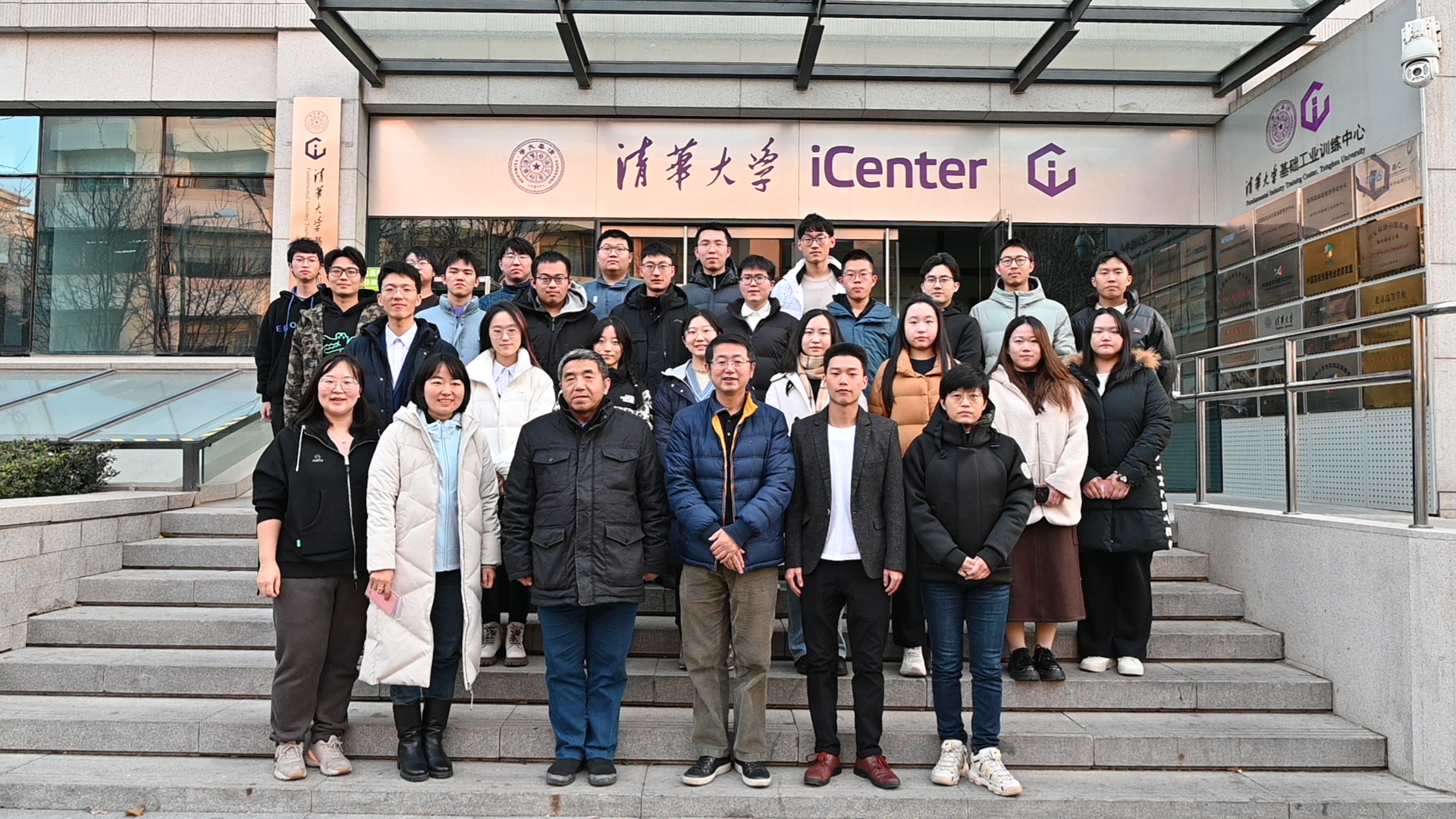 20231203-开云网第24届“文至吾工”大学生人文知识竞赛成功举办-肖舒琪-合影.jpg