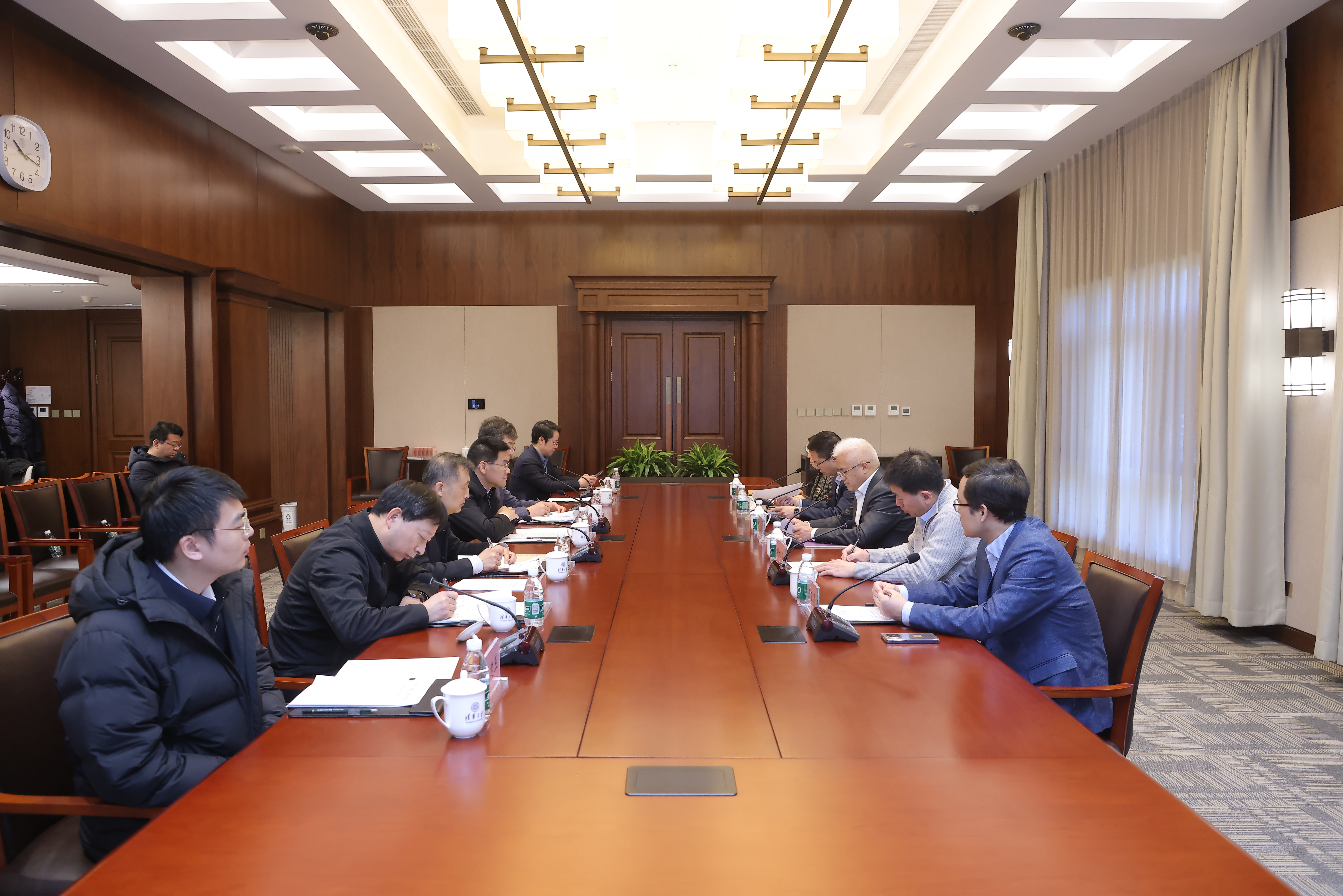 20250109-北京市委常委、统战部长杨晋柏调研开云网并召开党外代表人士座谈会-许刚-座谈会现场.jpg