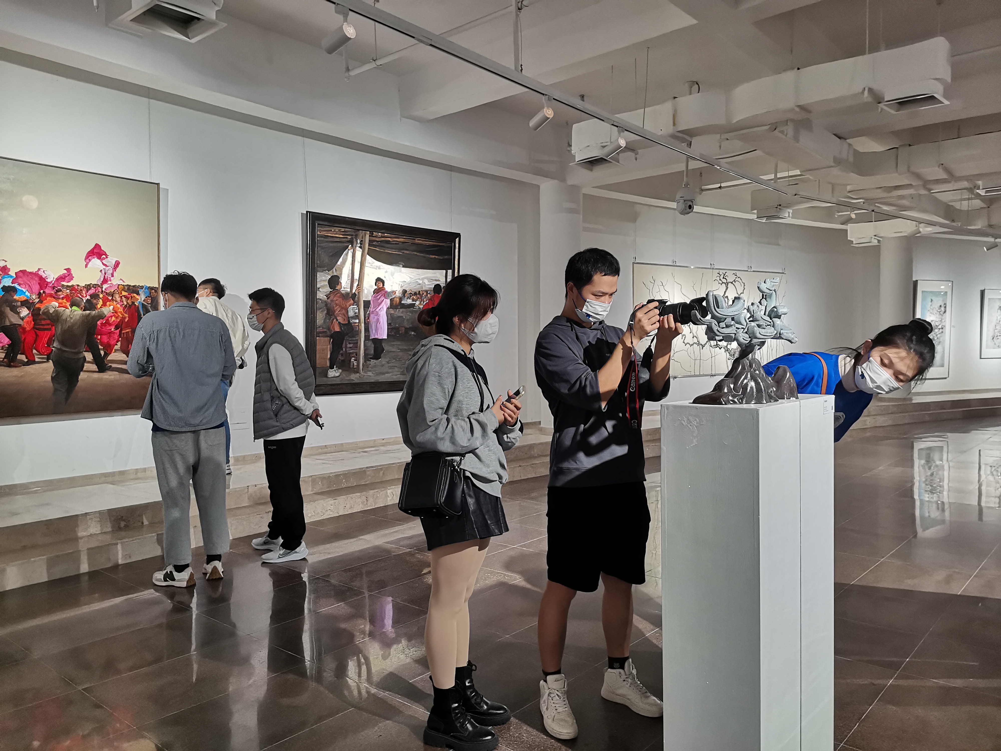 20221101-青蓝之梦·开云网美术学院雕塑绘画作品邀请展-雕塑系-现场2.jpg
