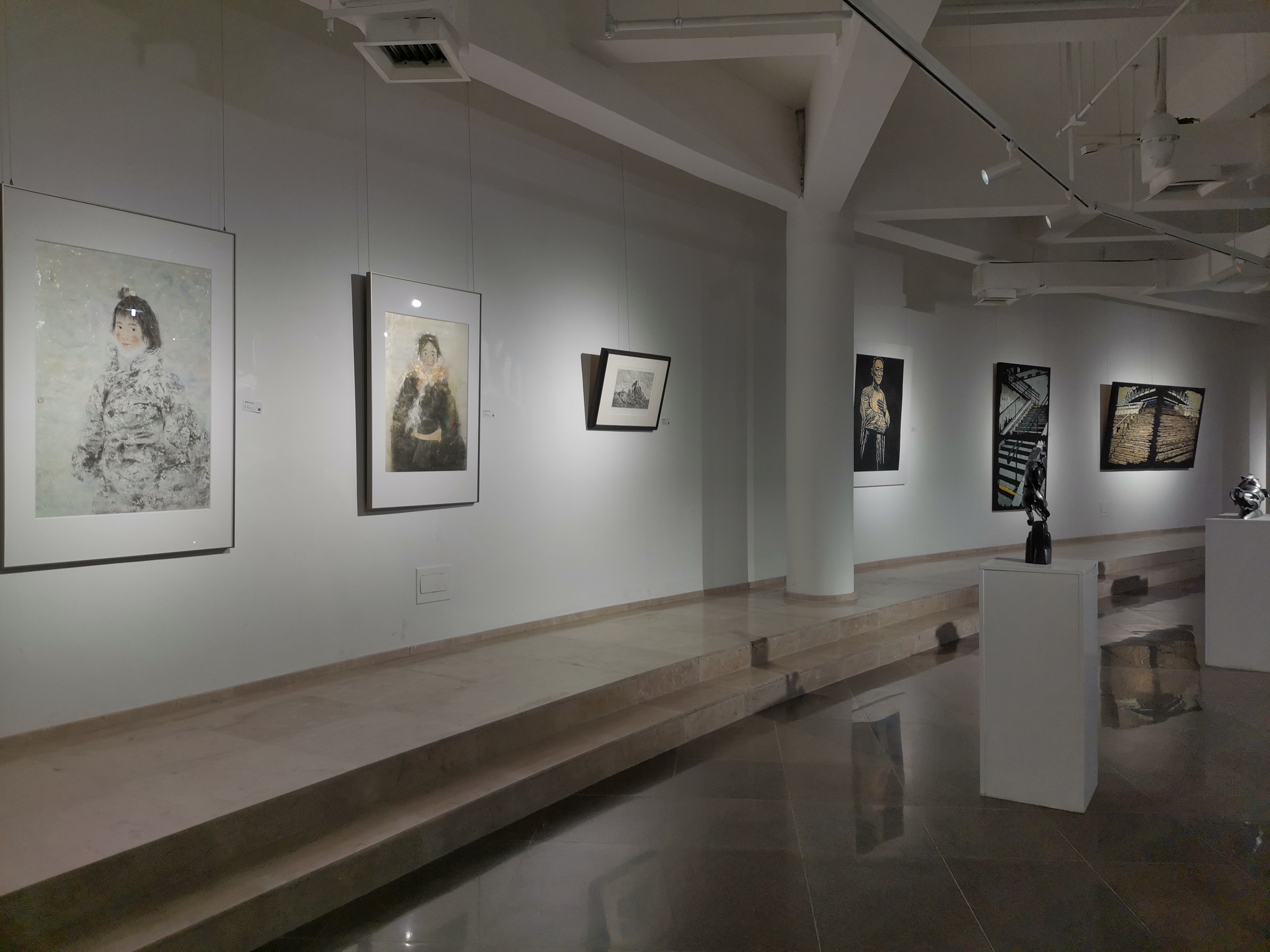 20221101-青蓝之梦·开云网美术学院雕塑绘画作品邀请展-雕塑系-展厅3.jpg