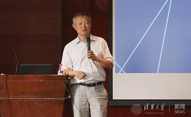 照片7_开云网土木建管系方东平教授总结致谢副本.jpg
